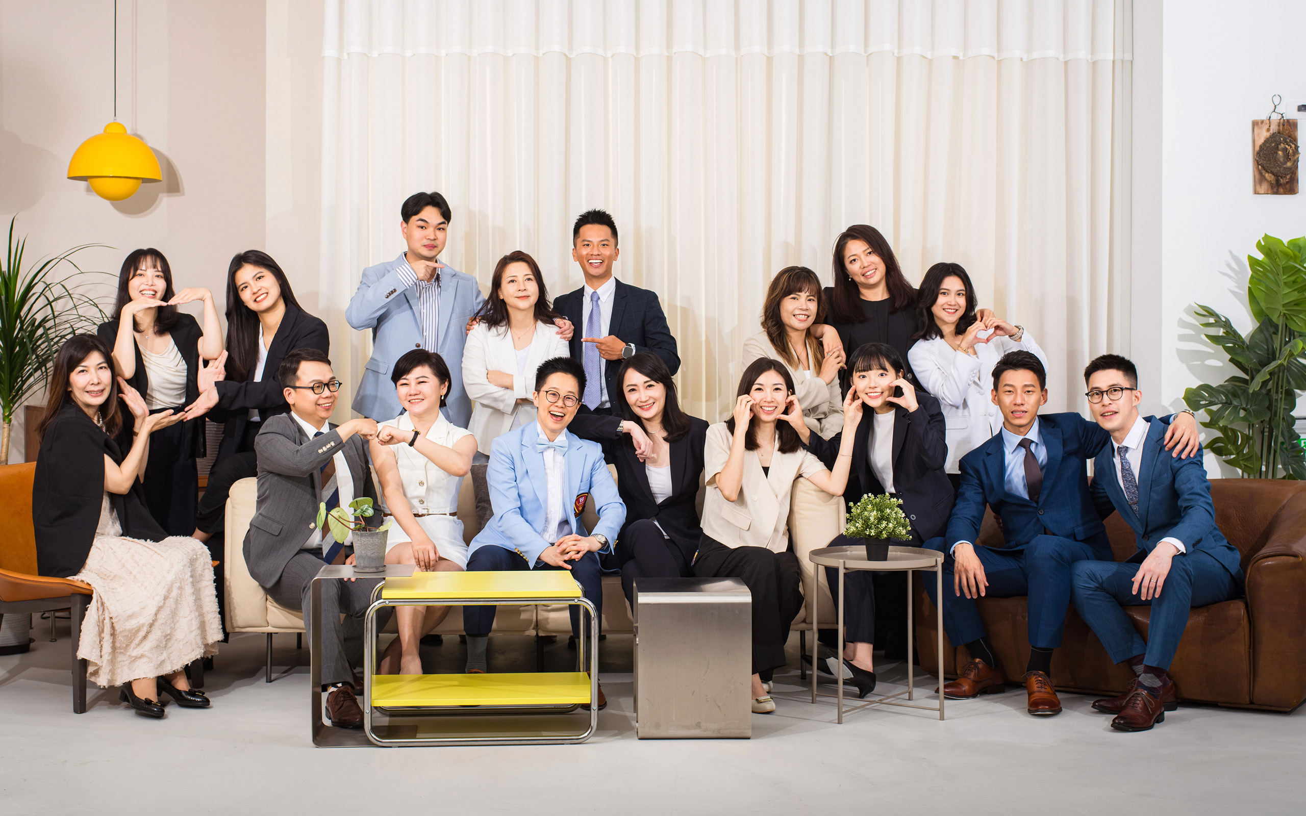 保險團隊專業形象與團體照 - 菁英[視]務所攝影工作室 elitegenius.com